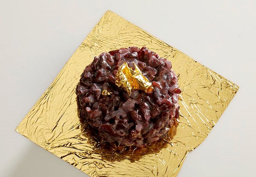 Food gold in pastry masterpieces
